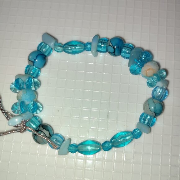 Bracelet Small Handmade Azul Light Blue Azure Beads Elastic - Picture 1 of 4